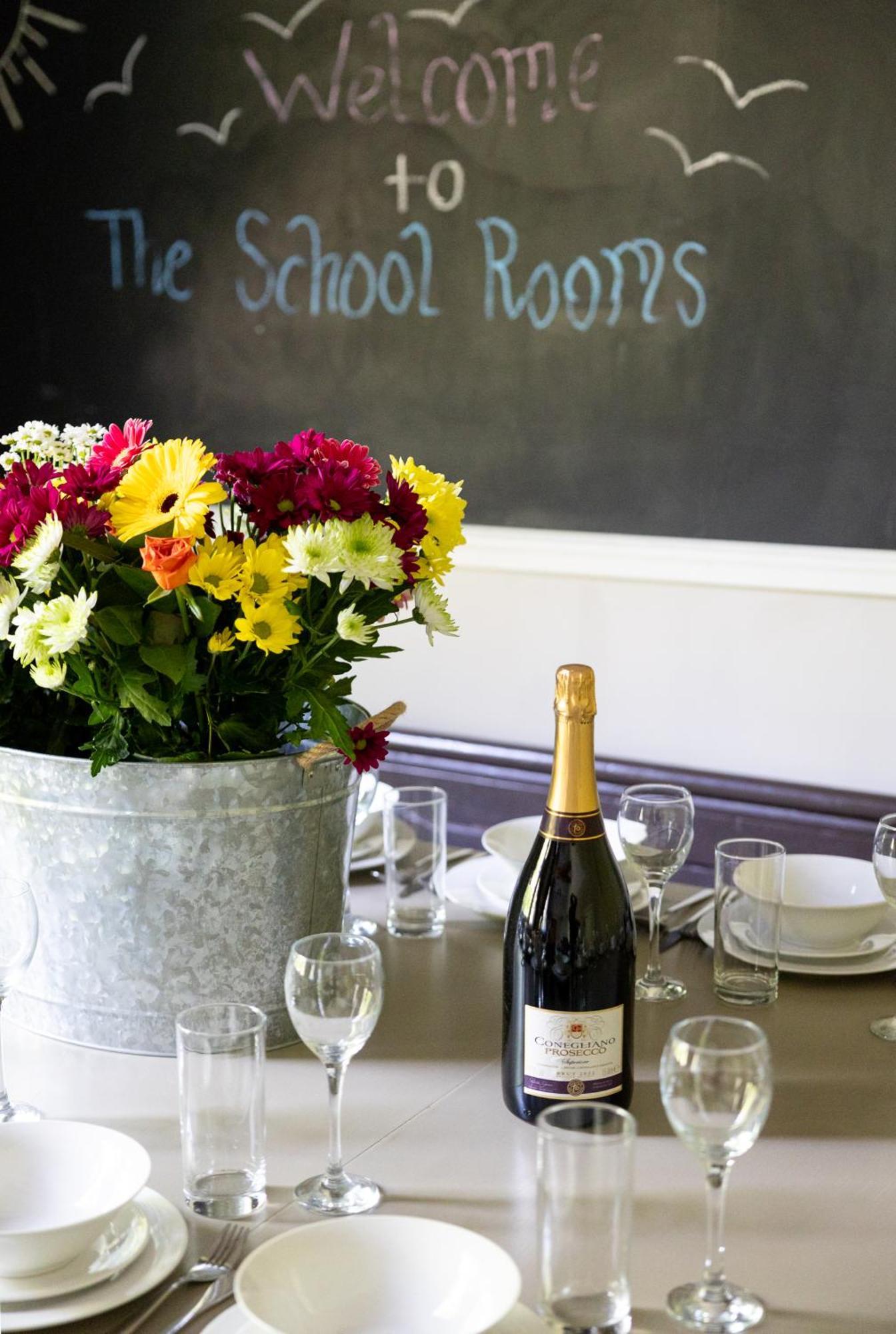 The School Rooms Estate Beautiful, Georgian Apartments With Private Heated Pool And Hot Tub Wifi And Parking Near Bath บ็อกซ์ ภายนอก รูปภาพ